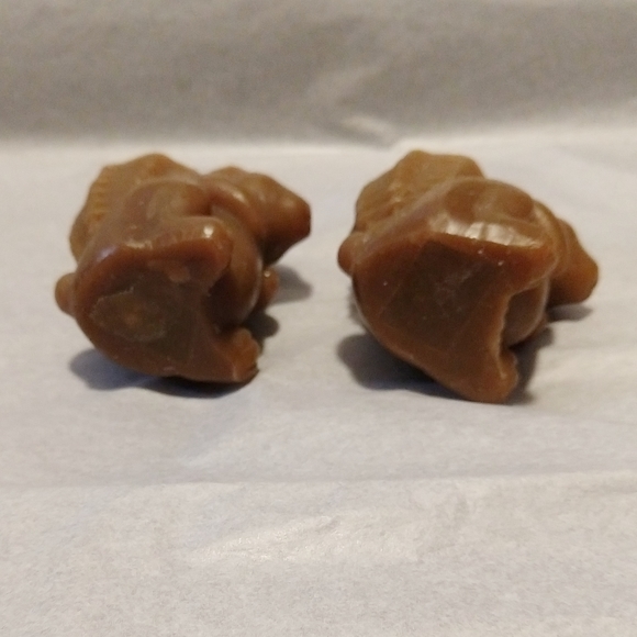 Pair of bunny rabbit candles with baskets - Picture 5 of 6